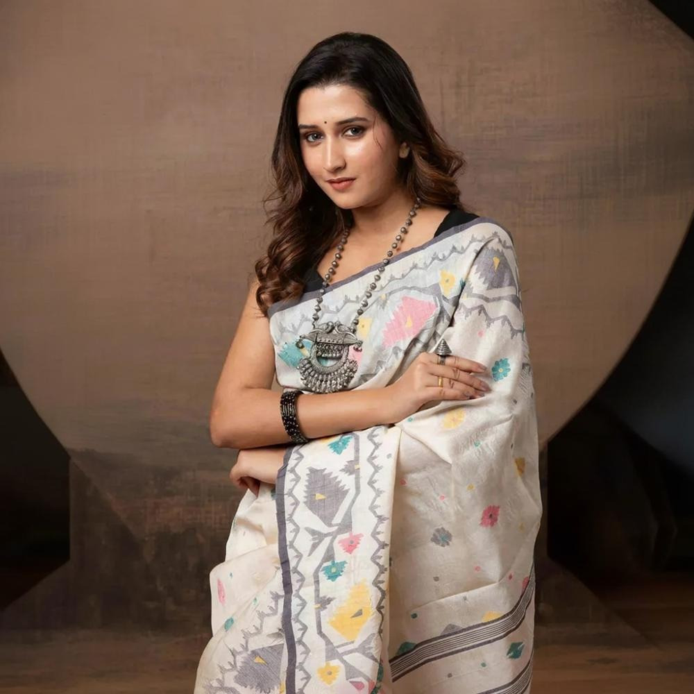 Off-White Handwoven Jamdani Tussar Silk Saree