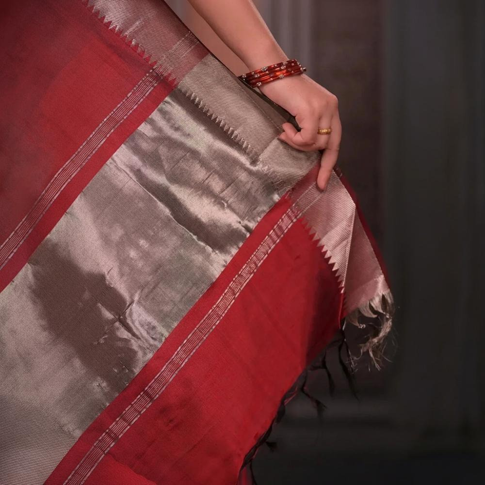 BHADRA - Elegant Mangalgiri Silk Saree with Lustrous Zari Detailing