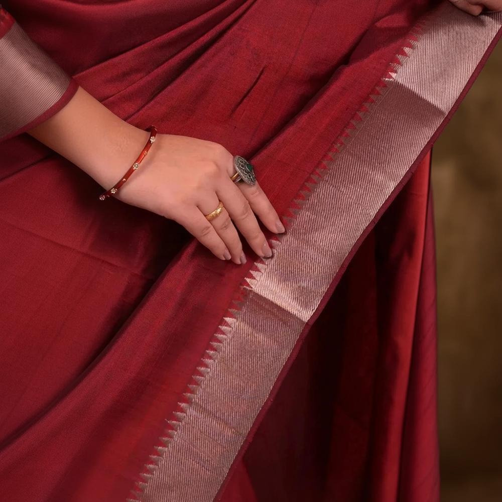 BHADRA - Elegant Mangalgiri Silk Saree with Lustrous Zari Detailing