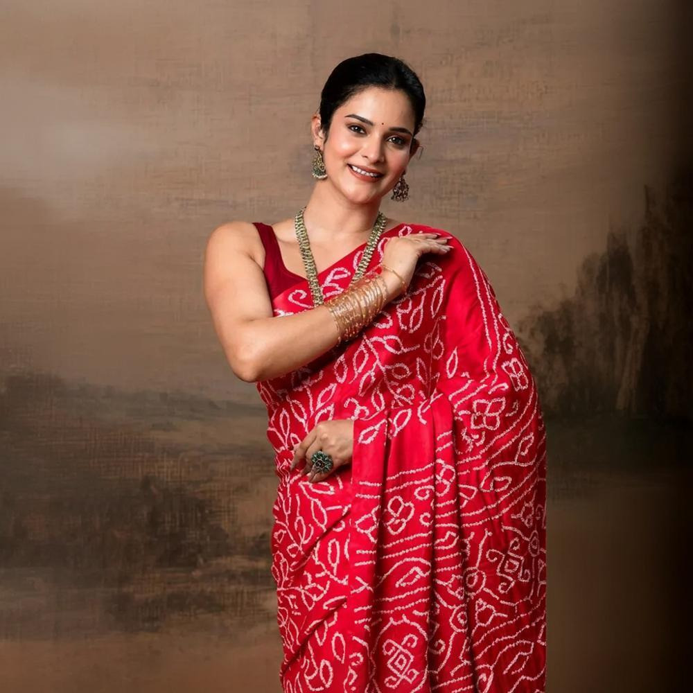 Radiant Tradition Gajji Silk Bandhani Saree in Red & Pink