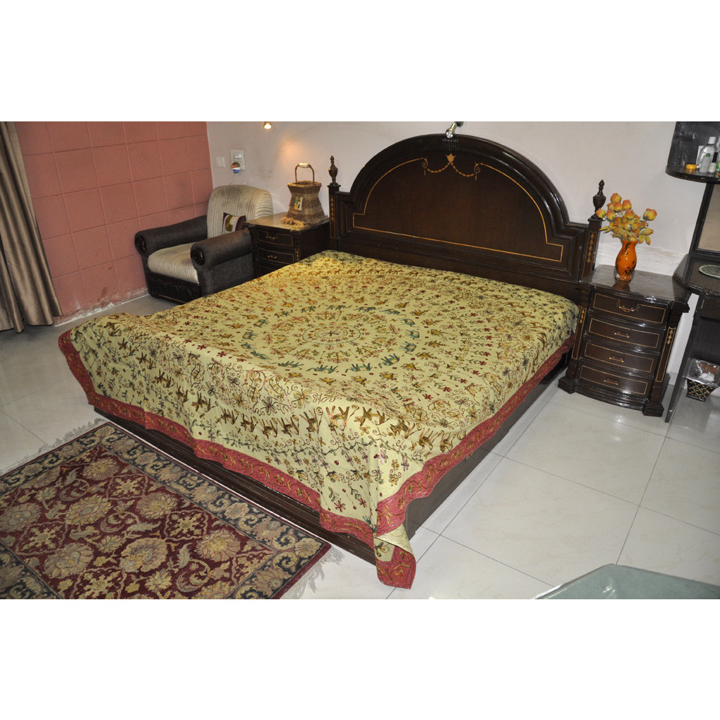 Handmade Cotton Green Embroidered Home Bed Decorative Bedsheet Bed Tapestry 106 Inch