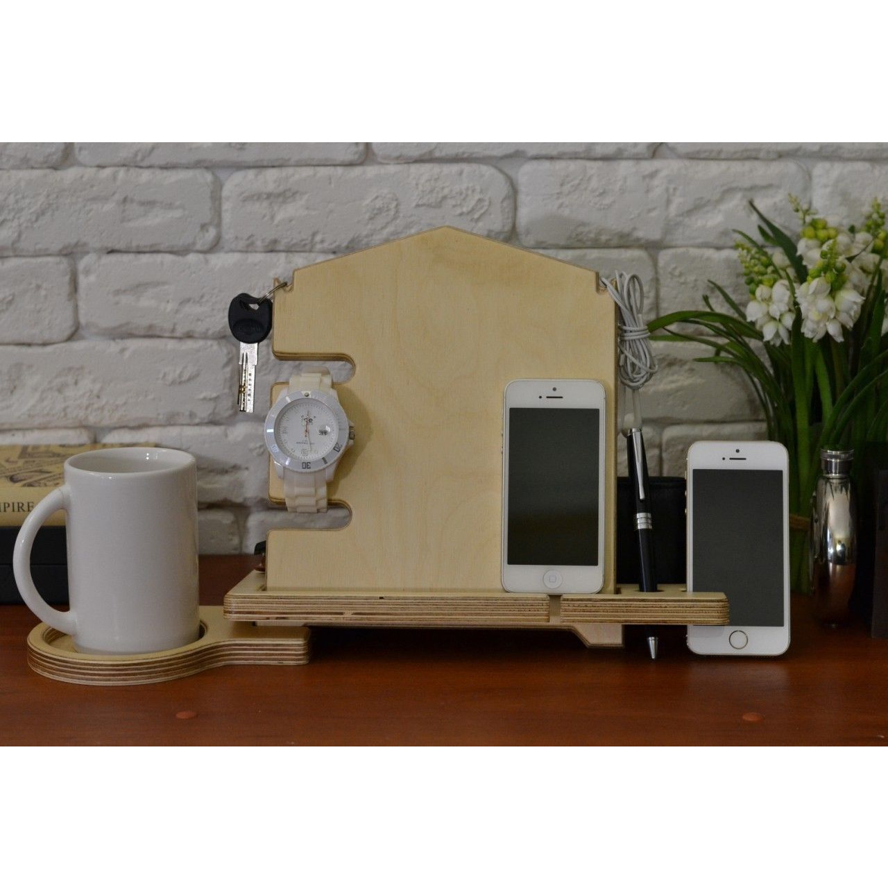 Winmaarc Wooden Beige Color Docking Station Stable Charge Holder Organizer Phone Gift