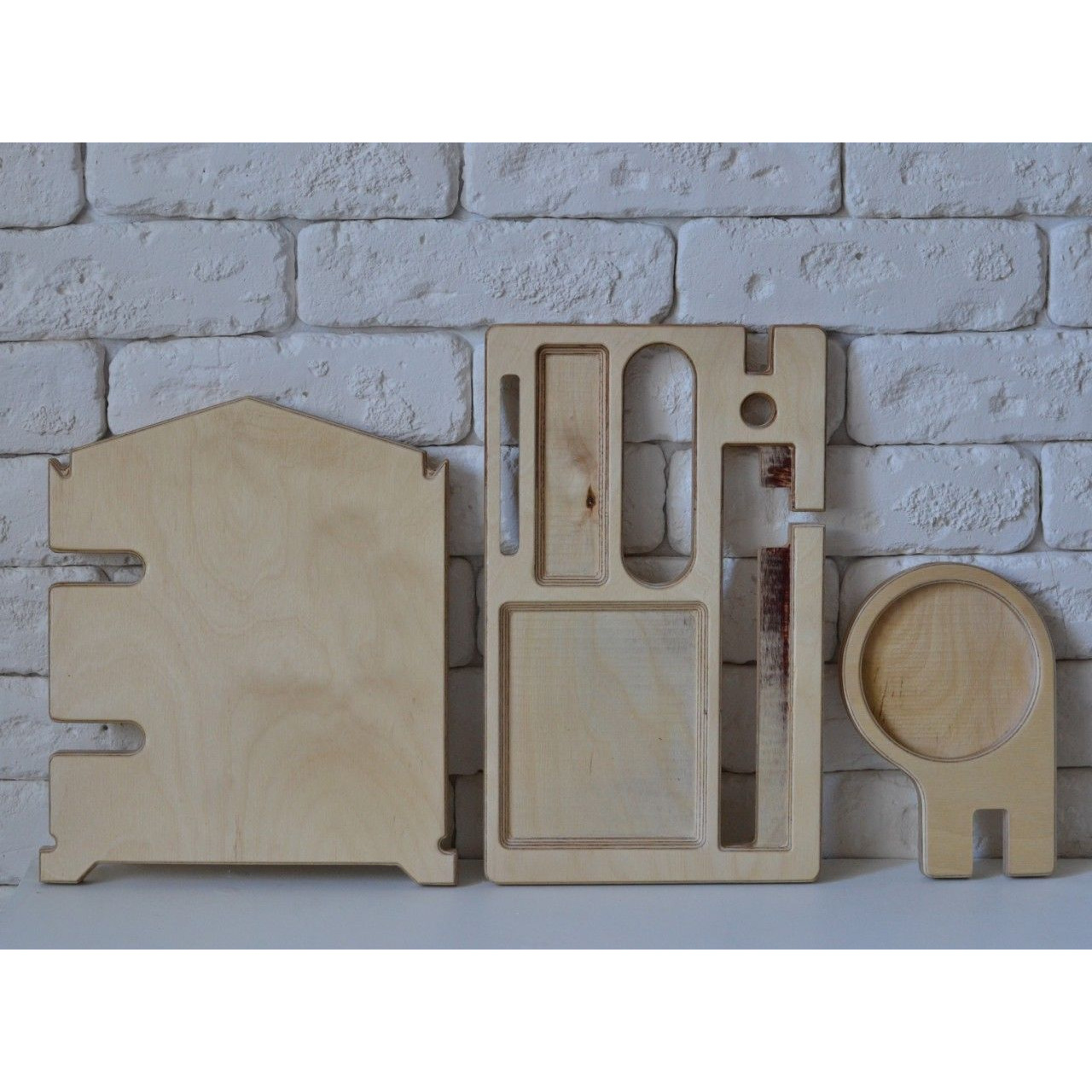 Winmaarc Wooden Beige Color Docking Station Stable Charge Holder Organizer Phone Gift