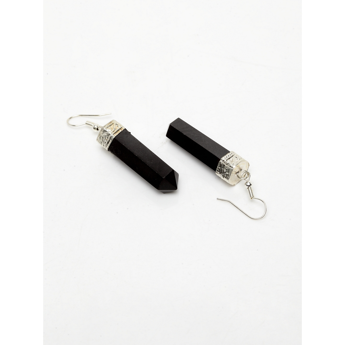 black aggite (earring)